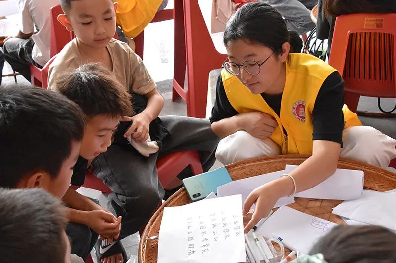 实践团开展“咬文嚼字”课程